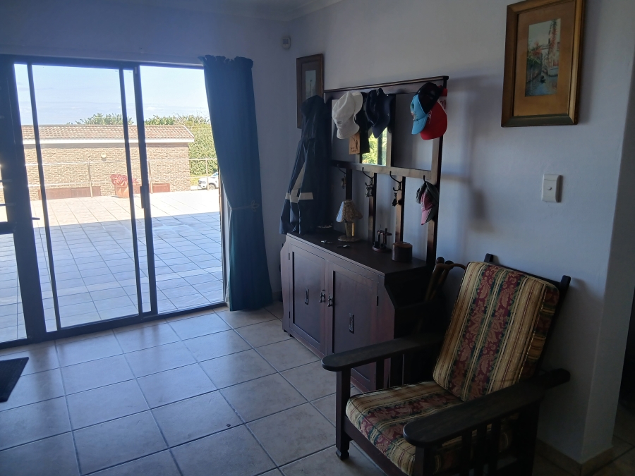 4 Bedroom Property for Sale in Marshstrand Eastern Cape